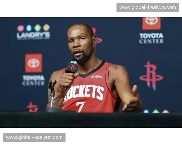 杜兰特吸引包夹甘当诱饵 火箭用团队篮球诠释现代进攻真谛 杜兰特吸引包夹甘当诱饵 火箭用团队篮球诠释现代进攻真谛