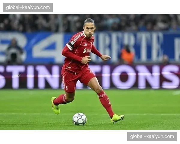 范戴克解围传球数据双项第一 空中对抗成功率冠绝英超